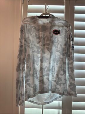 Colosseum Gray & White Camo Hooded Long-Sleeve Shirt